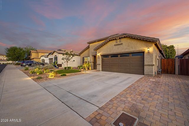 10781 W SADDLEHORN Road, Peoria, AZ 85383