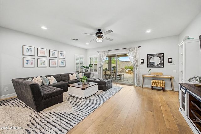 10781 W SADDLEHORN Road, Peoria, AZ 85383
