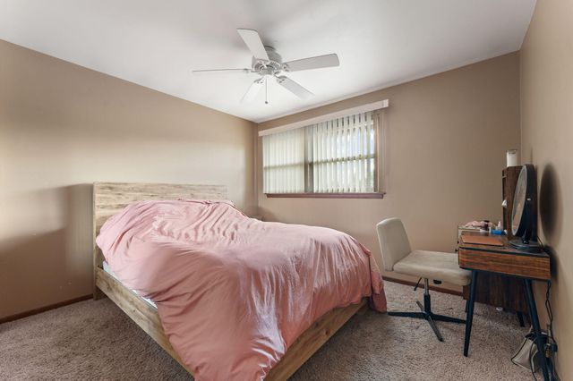 4076a Bush Hill Court, Crown Point, IN 46307