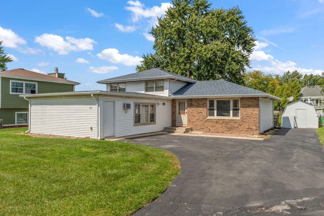 4076a Bush Hill Court, Crown Point, IN 46307