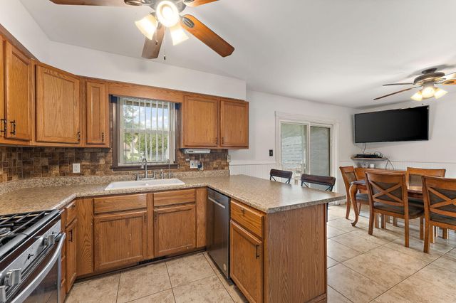 4076a Bush Hill Court, Crown Point, IN 46307