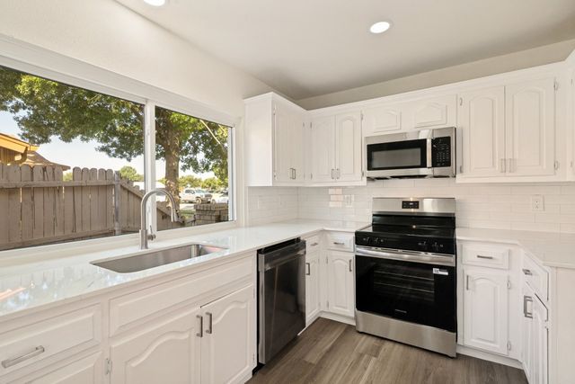 622 Grinnell Drive, Garland, TX 75043