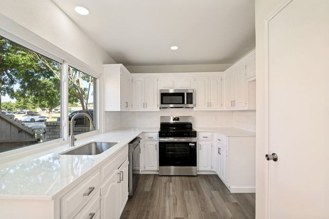 622 Grinnell Drive, Garland, TX 75043