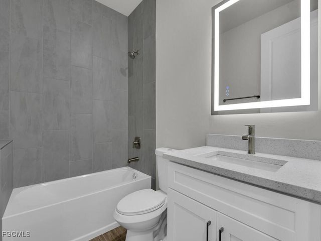 2454 NW 9th TER, Cape Coral, FL 33993