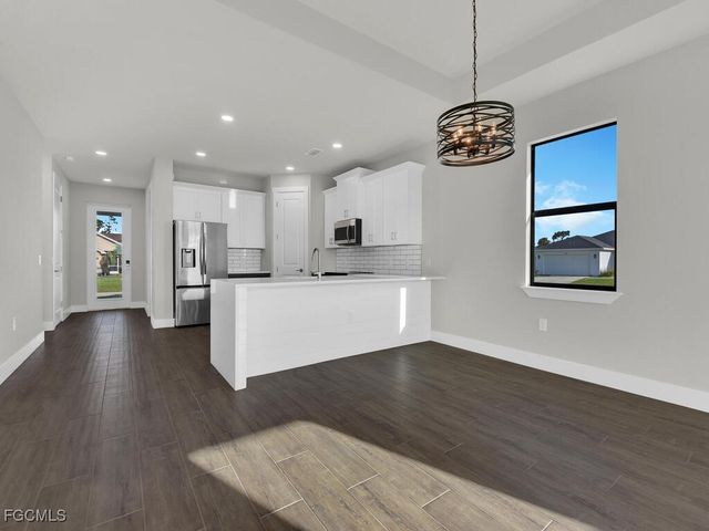 2454 NW 9th TER, Cape Coral, FL 33993