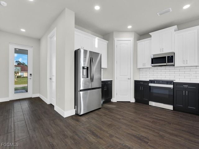 2454 NW 9th TER, Cape Coral, FL 33993