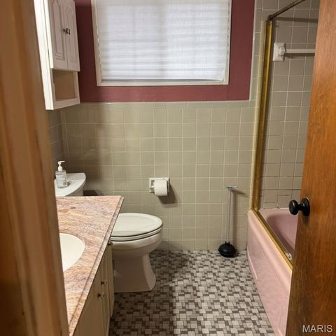 10016 Lakemoor Drive, St Louis, MO 63136