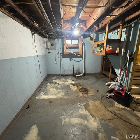 10016 Lakemoor Drive, St Louis, MO 63136