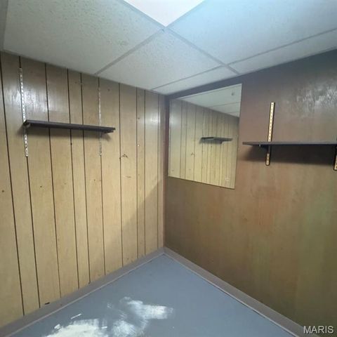 10016 Lakemoor Drive, St Louis, MO 63136