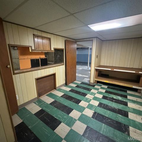 10016 Lakemoor Drive, St Louis, MO 63136