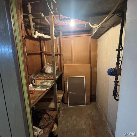 10016 Lakemoor Drive, St Louis, MO 63136