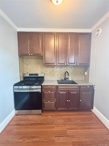 92 Wavecrest Street, Valley Stream, NY 11581