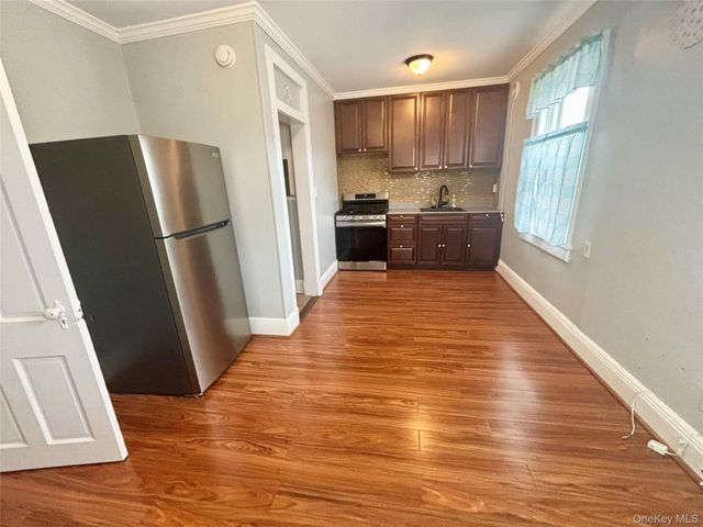 92 Wavecrest Street, Valley Stream, NY 11581