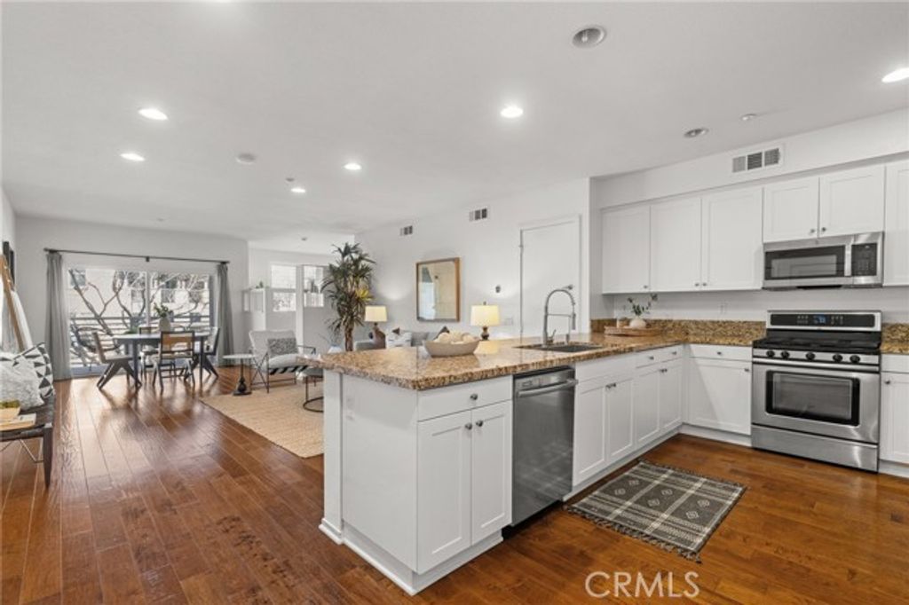 5540 Strand 201, Hawthorne, CA 90250