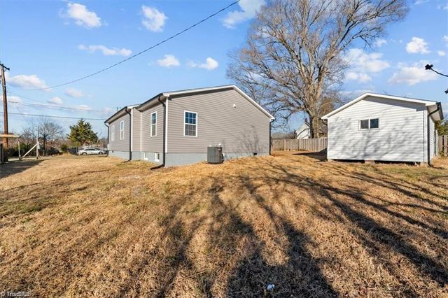 105 Charles Street, Thomasville, NC 27360