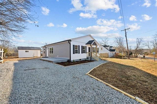 105 Charles Street, Thomasville, NC 27360