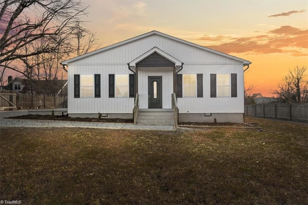 105 Charles Street, Thomasville, NC 27360