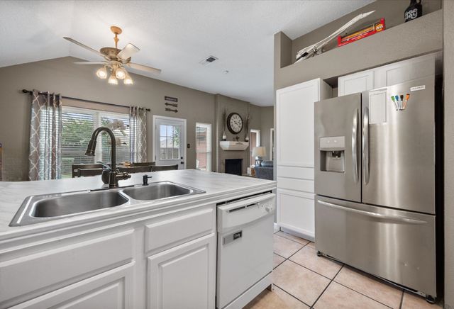 728 Saddle Road, White Settlement, TX 76108