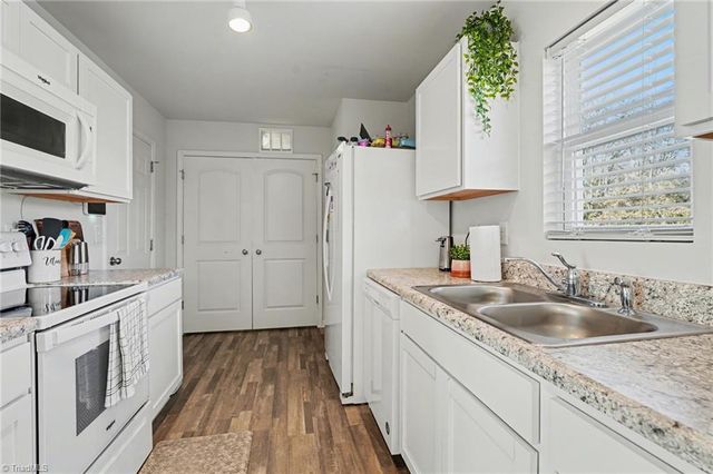 1710 Sandersted Village Circle, Winston-salem, NC 27114