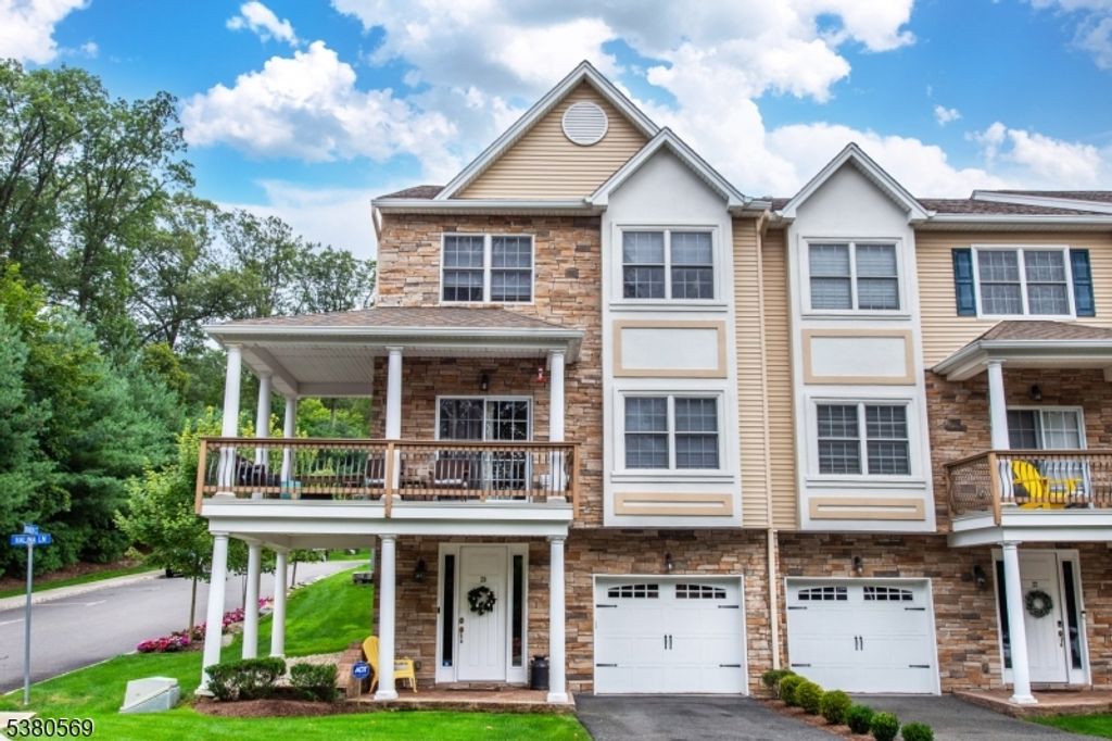 29 Halina Ln, Butler Boro, NJ 07405