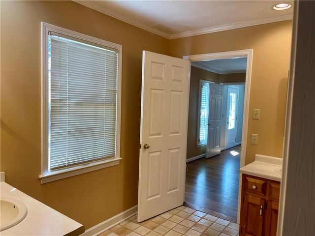 119 Woodlawn NE Drive, Marietta, GA 30067