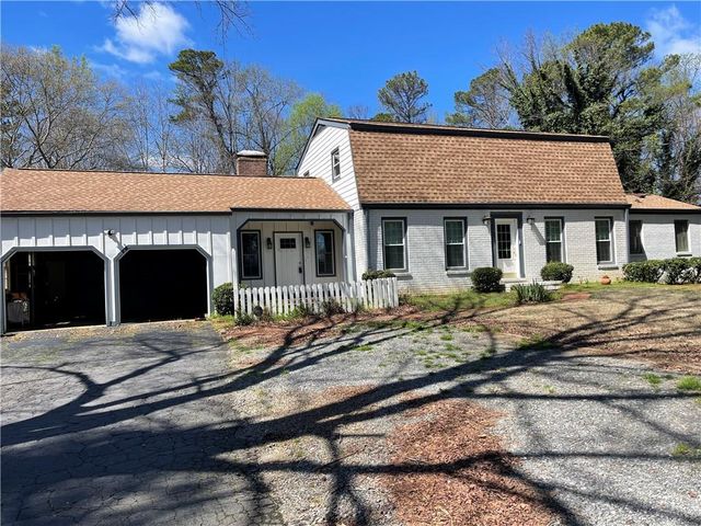 119 Woodlawn NE Drive, Marietta, GA 30067