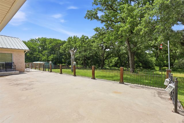 1009 El Rancho Rio, Bridgeport, TX 76426