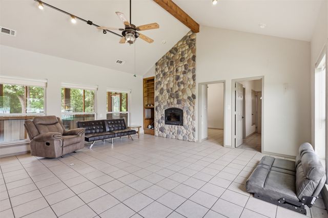 1009 El Rancho Rio, Bridgeport, TX 76426