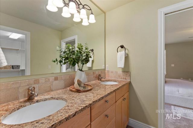 13379 N 8th, Boise, ID 83714