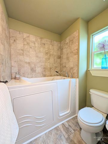 13379 N 8th, Boise, ID 83714