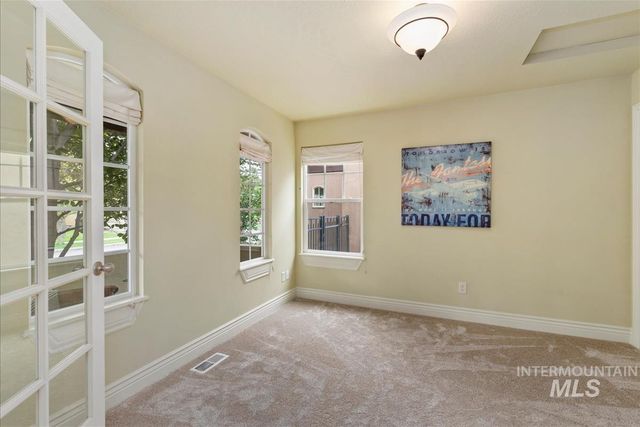13379 N 8th, Boise, ID 83714