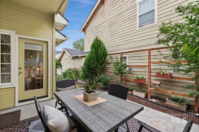 13379 N 8th, Boise, ID 83714