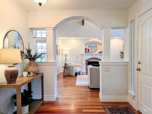 13379 N 8th, Boise, ID 83714