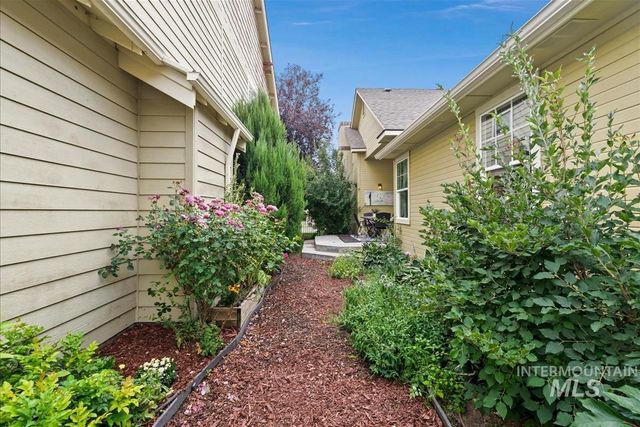 13379 N 8th, Boise, ID 83714