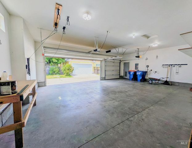 13379 N 8th, Boise, ID 83714