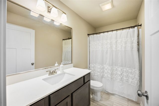 3340 NW Stratford Lane, Ankeny, IA 50023