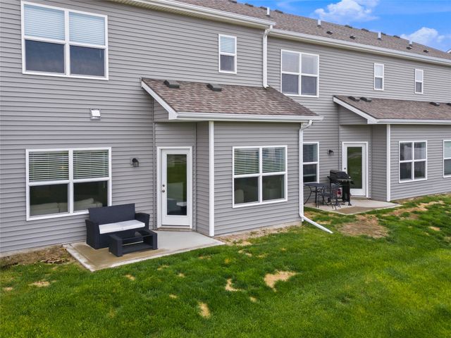 3340 NW Stratford Lane, Ankeny, IA 50023