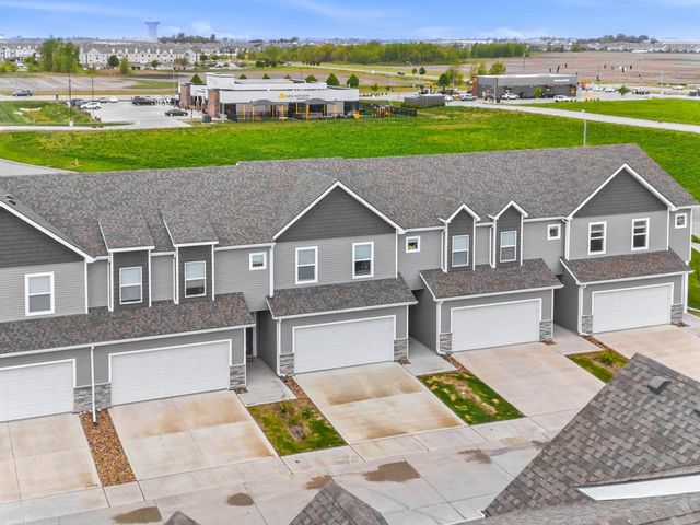 3340 NW Stratford Lane, Ankeny, IA 50023