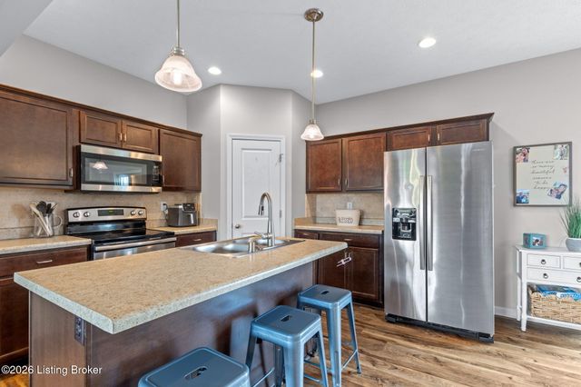 129 Round Rock Dr, Shepherdsville, KY 40165