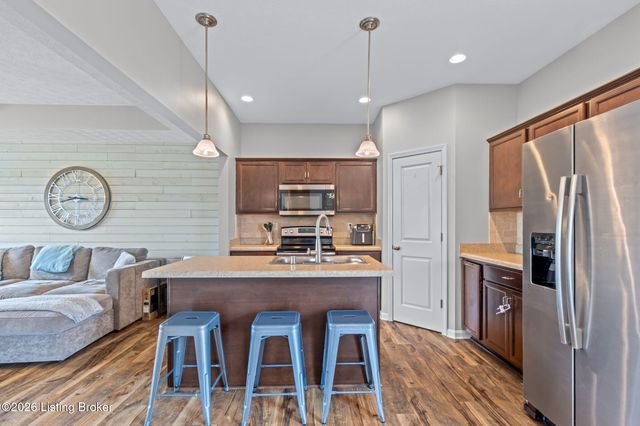 129 Round Rock Dr, Shepherdsville, KY 40165