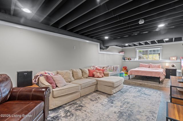 129 Round Rock Dr, Shepherdsville, KY 40165