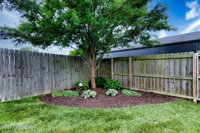 129 Round Rock Dr, Shepherdsville, KY 40165