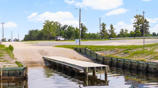 3116 Breezy Bay Court, Southport, FL 32409