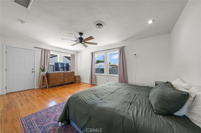 941 E Ridgewood, Long Beach, CA 90807