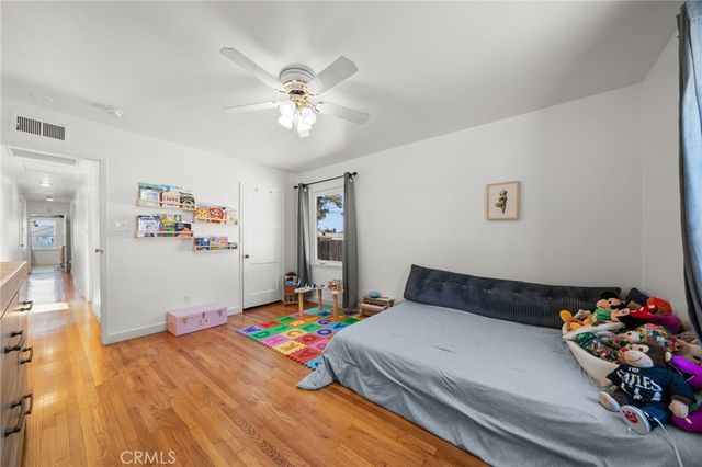 941 E Ridgewood, Long Beach, CA 90807