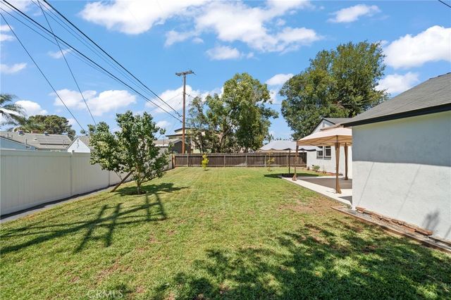 941 E Ridgewood, Long Beach, CA 90807
