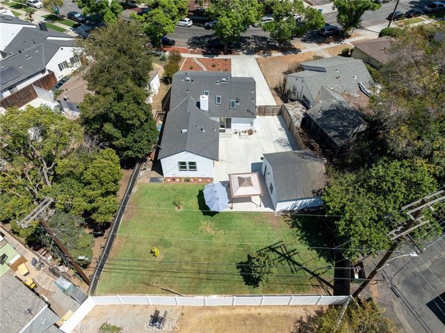 941 E Ridgewood, Long Beach, CA 90807