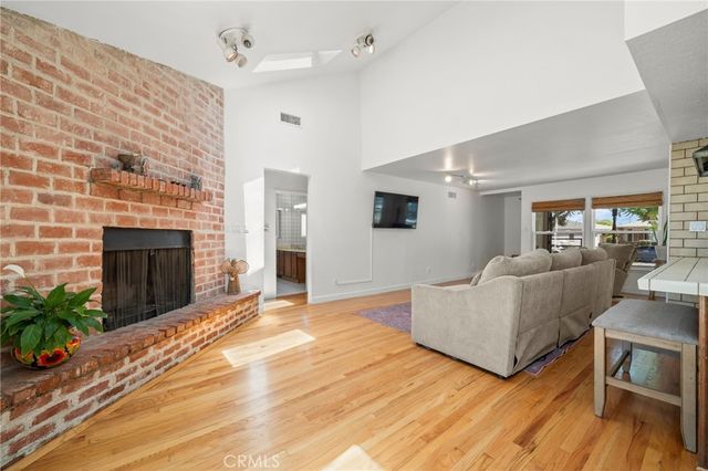 941 E Ridgewood, Long Beach, CA 90807