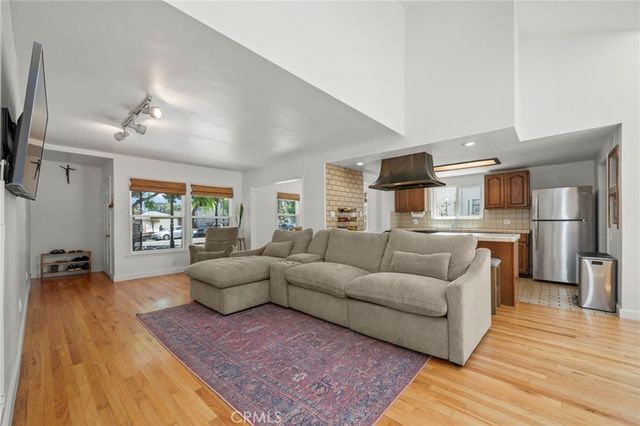 941 E Ridgewood, Long Beach, CA 90807