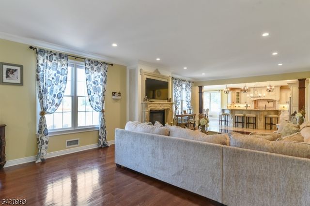 9 Van Fleet Rd, Readington Twp., NJ 08853